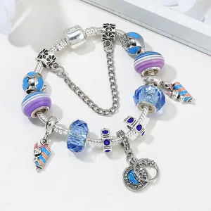 Pulsera DIY bañada en plata con cuentas de cristal azul y colgante de conejo lindo