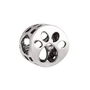 Perle de charme patte creuse en argent avec détails de cœur pour bracelets DIY