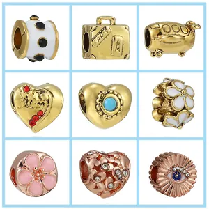Perles Charm en Alliage Plaqué Or DIY pour la Fabrication de Bracelets Colliers Design Cœur Avion Bagage Mauvais Œil Fleur Mom Émail Strass Incrusté Accessoires de Bijoux de Mode