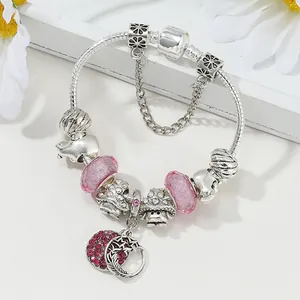 Bracelet maille serpent en argent avec perles roses et charms cœur et lune