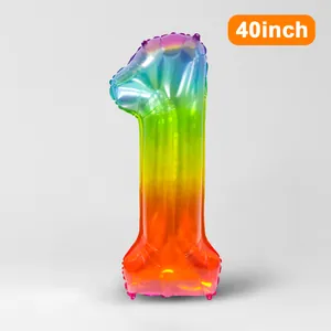 Détail d'un ballon chiffre 1 arc-en-ciel de 40 pouces avec une finition métallique