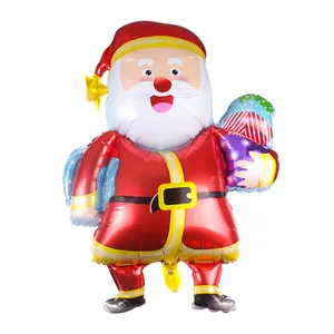 Detail van de kerstman folieballon voor kerstversiering met een metallic glans effect