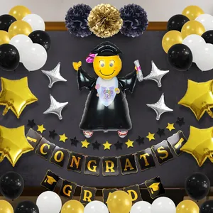 Decoratieset voor diploma-uitreiking met zwart-gouden ballonnen en banners