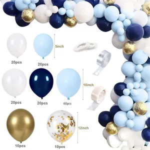 Ballonnenboogset in marine- en lichtblauw met gouden confetti voor feestdecoratie