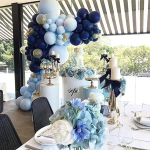 Marineblauw en macaron blauw ballonboogpakket met bloemen voor verjaardagsfeestjes