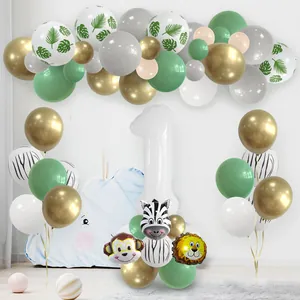 Dschungel-Set zum 1. Geburtstag mit salbeigrünen Ballons und Folienballon-Tieren