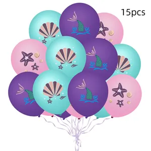Vue détaillée de 15 ballons en latex sirène avec imprimés de coquillages et d'étoiles