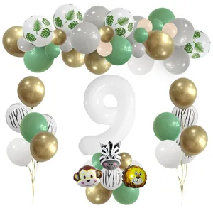 Detailliertes Dschungel-Set zum 9. Geburtstag mit Tierballons und Blattmustern