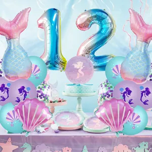 Détail du kit de ballons sirène avec queues de poisson dégradées et coquillages roses
