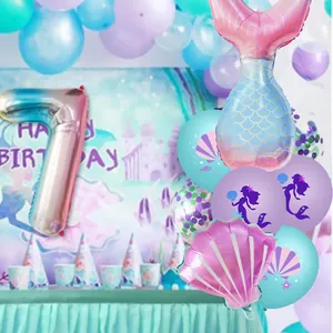 Détail de ballons en aluminium sirène et coquillage pour fête de 7ème anniversaire