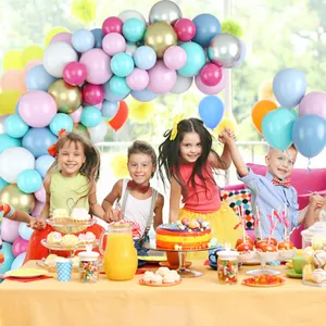 Kit arche de 112 ballons rose et bleu macaron avec touches dorées pour baby shower