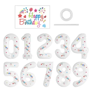 Gedetailleerde set witte cijferballonnen van 40 inch met feestelijke Happy Birthday sterren