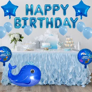 Set de cumpleaños océano con globo de ballena azul, pancarta y falda de mesa azul