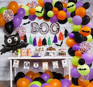Kit de arco de globos de Halloween con globos morados naranjas y globo de murciélago