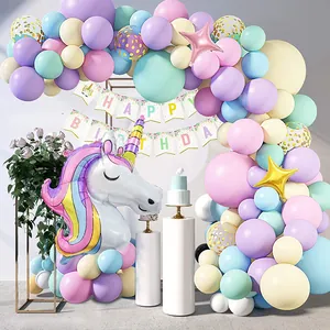 Kit de fête licorne avec arche de ballons colorés et bannière Happy Birthday