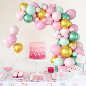 Kit arche de 95 ballons rose macaron et vert menthe avec touches dorées de fête