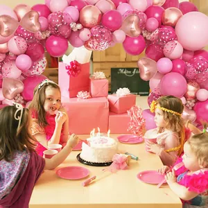 Kit arche de ballons rose et or rose avec ballons coeur et accessoires de fête