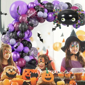 Kit arche de ballons Halloween avec ballons violets, ballon araignée et décor de chauves-souris