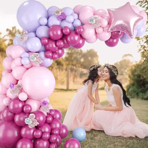 Kit arche de ballons étoile or rose et rose violet avec fleurs pour décor de mariage
