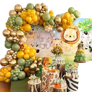 Set festa a tema giungla safari con sfondo animali della foresta e arco di palloncini