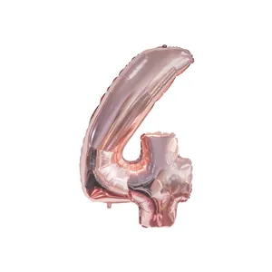 Detail von roségoldenem Folienballon Nummer 4 mit glänzendem Finish für Partydeko