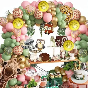 Arche de ballons thème jungle avec vert sauge or et imprimés léopard décorations animaux