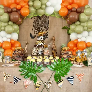 Dschungel-Tier-Party-Ballonbogen-Set mit avocadogrünen Ballons und Tierprint-Banner