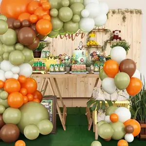 Dschungel Party Luftballon Arch Kit mit salbeigrünen und orangen Latexballons