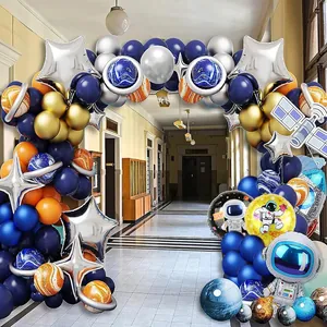 Kit arche de ballons thème espace avec ballons astronaute et fusée pour anniversaire