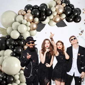Kit arco di palloncini retrò nero bianco e oro con ventagli di carta decorativi per feste