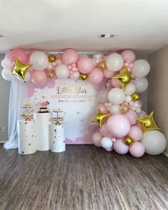 Detalle del arco de globos rosa con fondo para fiesta de Twinkle Twinkle Little Star