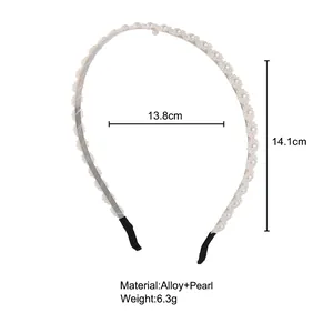 Detail van de parel hoofdband met elegant zilveren legering frame en witte parels