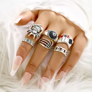 Ensemble de bagues punk rétro en argent antique avec motifs cœur pique et tête de mort