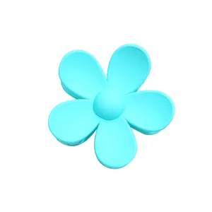 Matte tiffany blauwe bloem haarklem met een minimalistisch vijfbladig bloemmotief