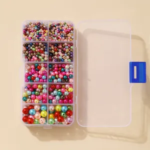 Détail de l'ensemble de perles de bohème dans une boîte à 10 compartiments pour bijoux DIY