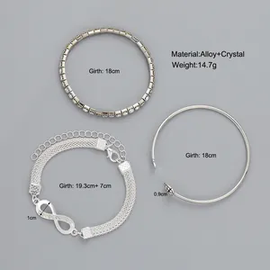 Gedetailleerde maatspecificaties voor de set met hart- en infinity-armband en ring