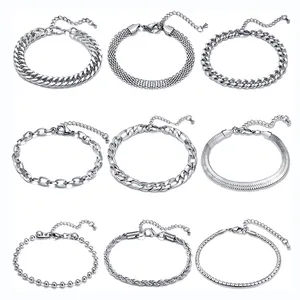 Collection de neuf bracelets pour hommes en acier inoxydable avec divers styles de maille