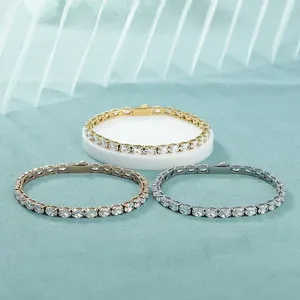 Detail van de 316L titanium stalen tennisarmbanden met ovale zirkonia steentjes