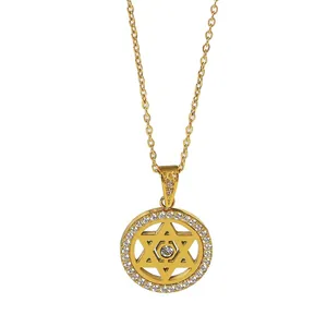 Elegante gouden titanium stalen ketting met Davidster hanger en pavé gezette strass