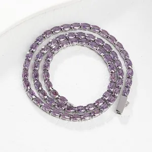 Elegante collar tenis de plata con piedras de circonita violeta de corte ovalado