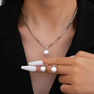 Elegantes Kunstperlen Schmuckset Für Damen Gold Silber Legierung Eingelegte Künstliche Perlen Halskette Ohrringe Minimalistischer Schmuck