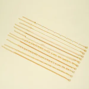 Ensemble de 12 bracelets de cheville dorés avec chaînes serpent, chevrons et perles