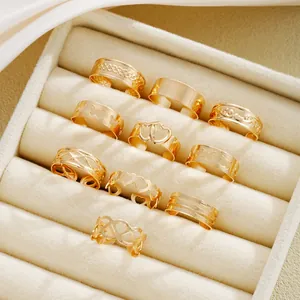 Set de 10 anillos dorados de dedo del pie con diseño de corazón y hoja para playa