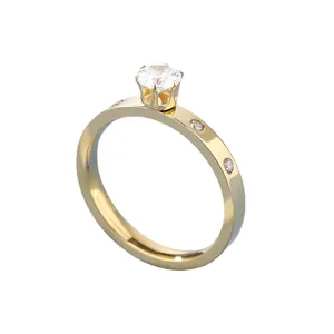Bague en titane plaqué or 18K avec zircon cubique de 1 carat et monture à six griffes
