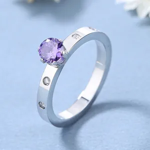 Bague ange élégante en argent avec pierre violette et accents de diamants pour femme