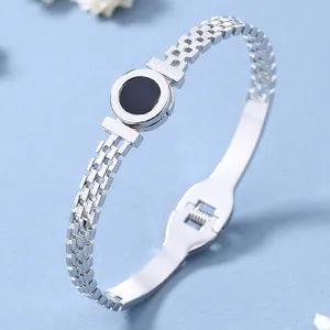 Bracelet argenté avec chiffres romains, insert noir et gravure Love sur bleu