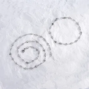 Collier à Pendentif Cœur en Acier Titane Bracelet pour Femme Mode Couleur Argent Chaîne de Clavicule Bijoux Design de Niche