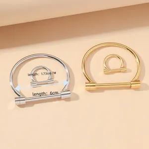 Set minimalista bracciale a ferro di cavallo e anello in finitura oro e argento donna