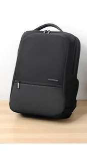 Détails du tissu imperméable et de la fermeture éclair métallique du sac à dos business