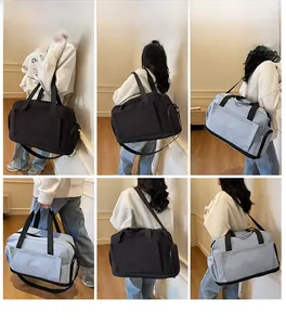 Sac de voyage fitness grande capacité avec compartiment chaussures en noir et bleu clair